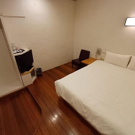 Long Cherng Hotel Luodong Exterior photo