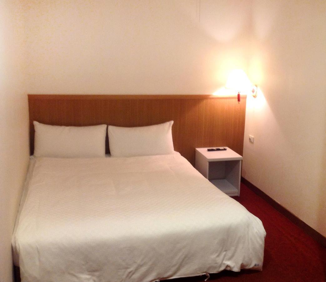 Long Cherng Hotel Luodong Exterior photo